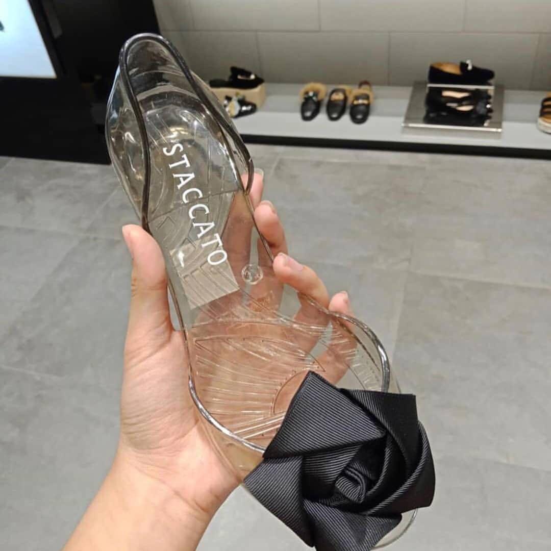 Staccato Jelly Shoes: Sentuhan Feminin dan Elegan untuk Tampilan Modis Setiap Hari