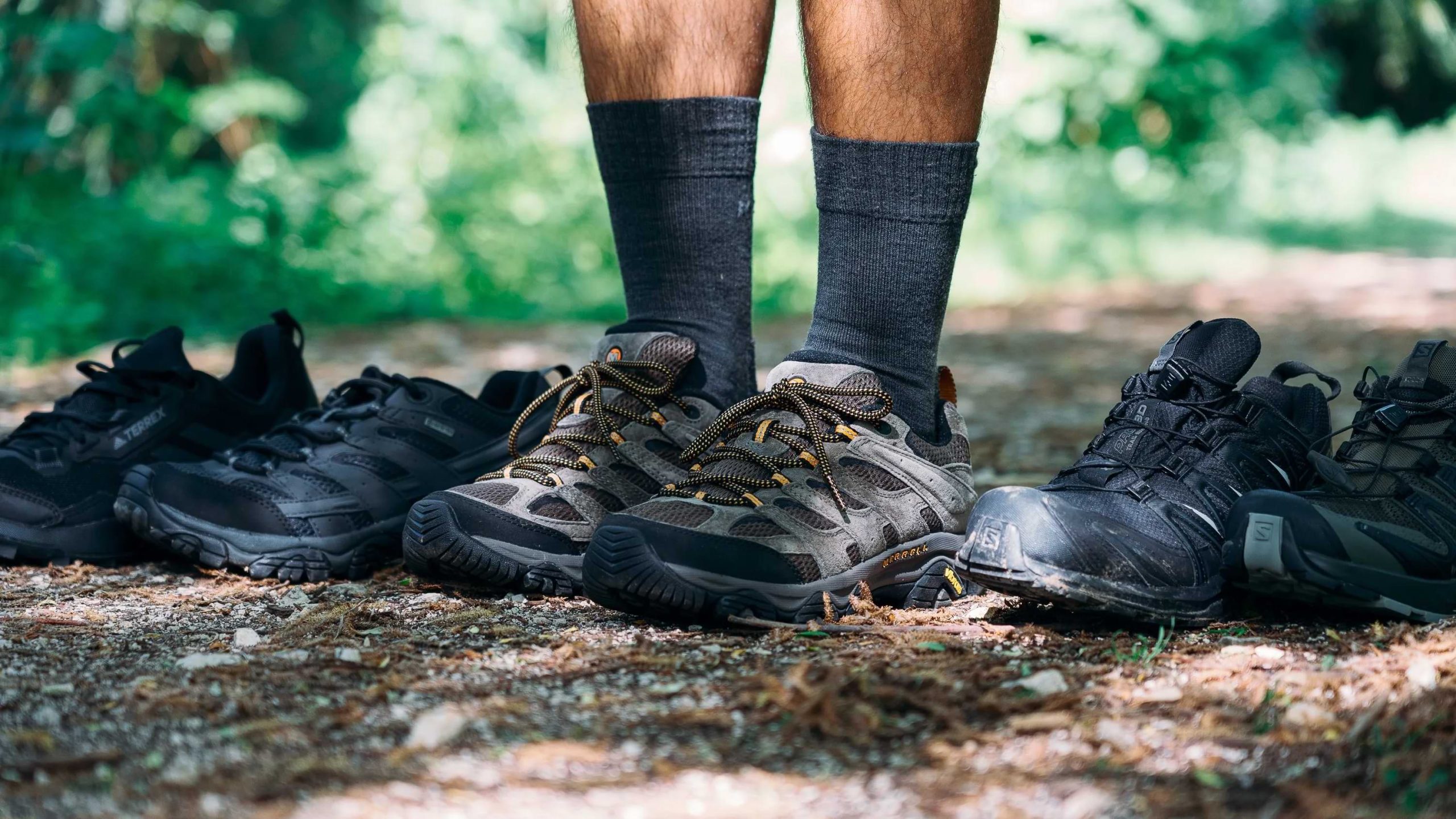 rekomendasi sepatu untuk hiking