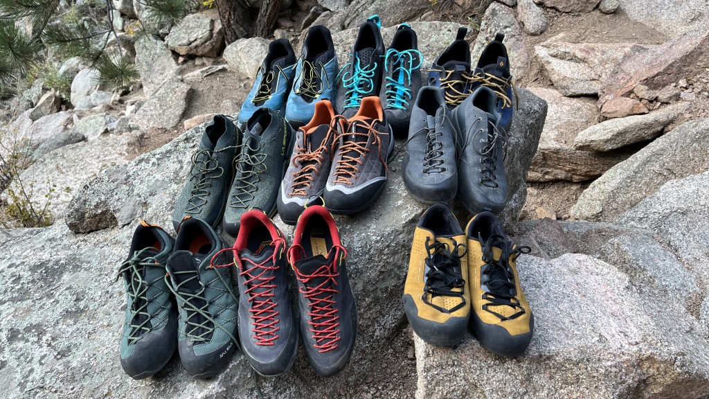 Approach Shoes: Jembatan Antara Hiking & Panjat Tebing?