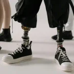 gaya sepatu trend untuk kuliah