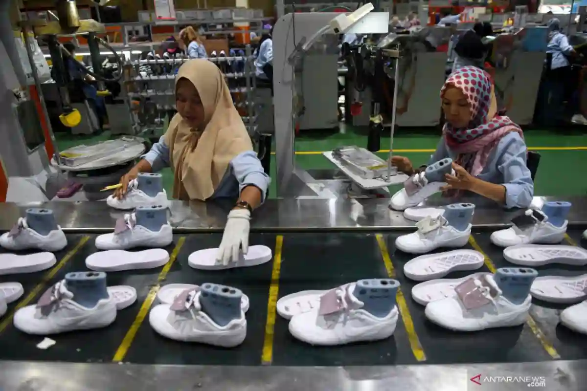 Pabrik Sepatu Terbesar di Nusantara