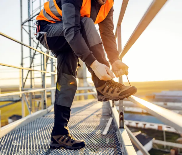 Sepatu-Safety-Terbaik-di-Indonesia