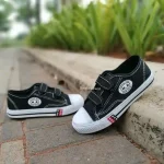 Sepatu Sekolah Anak yang Keren Tanpa Mengorbankan Kesehatan